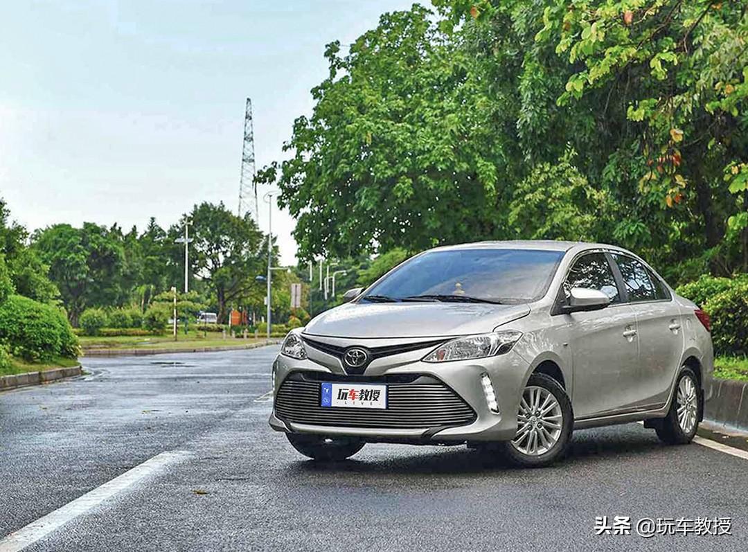 丰田Yaris，都市精灵，品质之选，驾驭未来